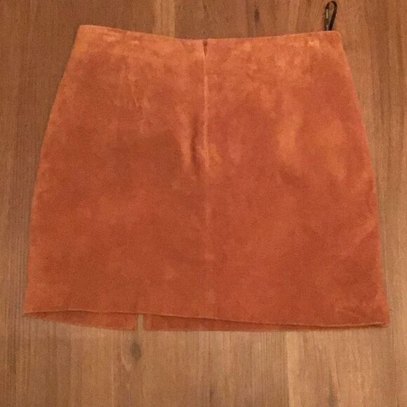 BLANK NYC Double Buckle El Dorado Suede Mini Skirt - Picture 4 of 6